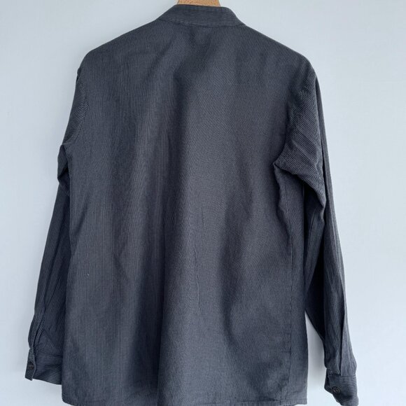 UNIQLO Hana Tajima Button Up Shirt - Picture 5 of 5